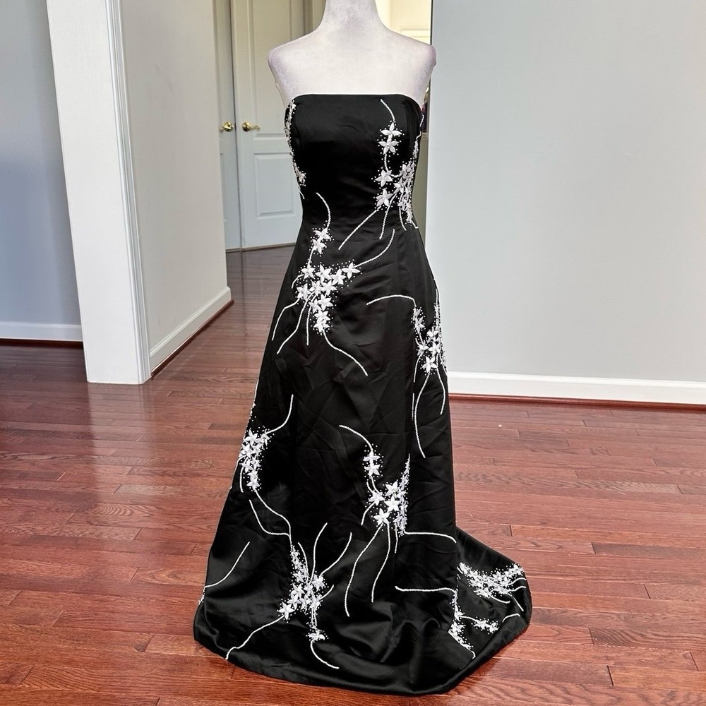 Jovani New York Black White Satin Embellished Beaded Embroidered Gown Dress